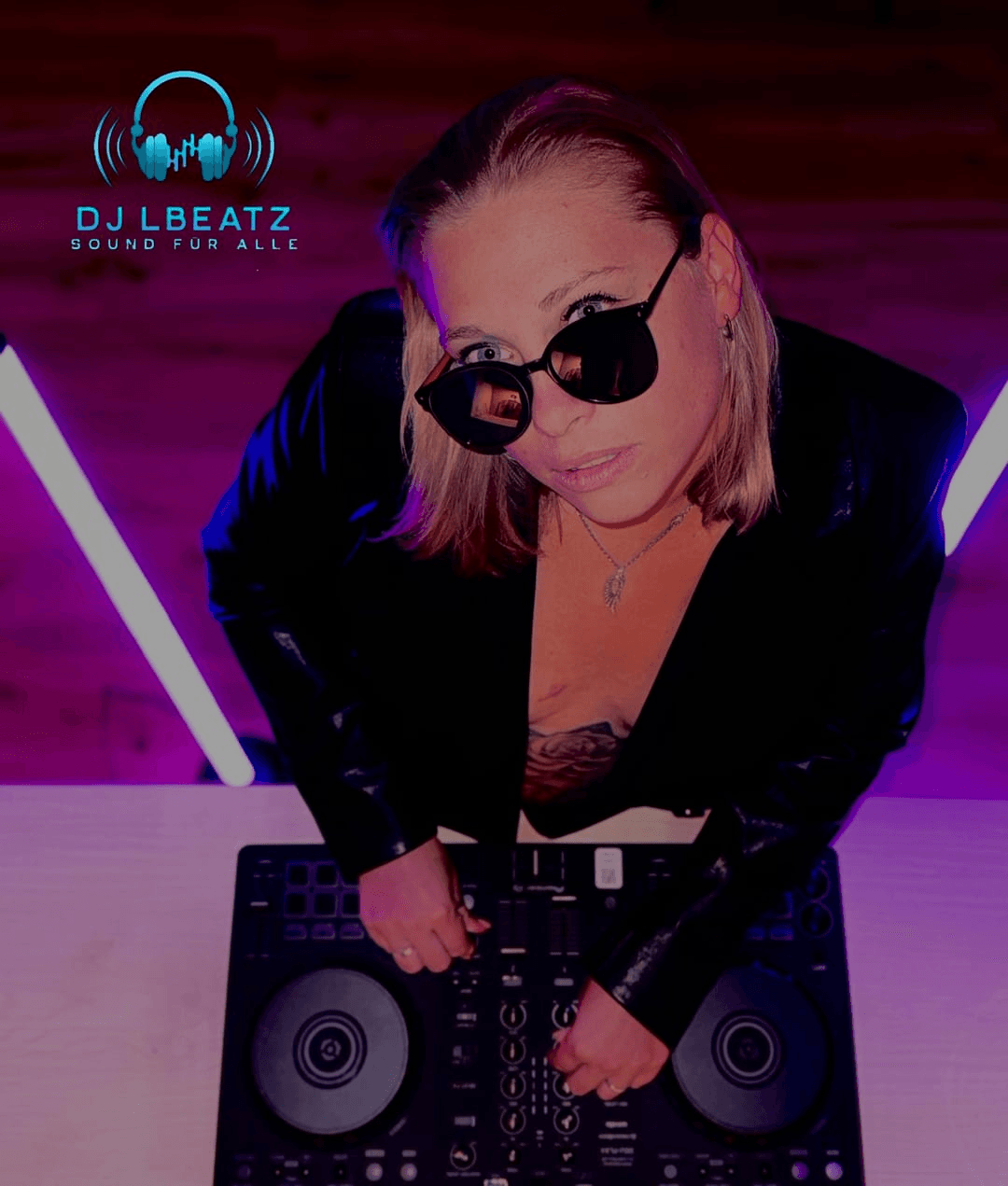 Porträt: Lisa am DJ-Pult